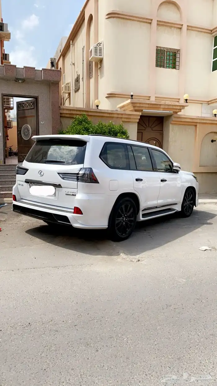 جيب لكزس بلاك ادشن 2019 13