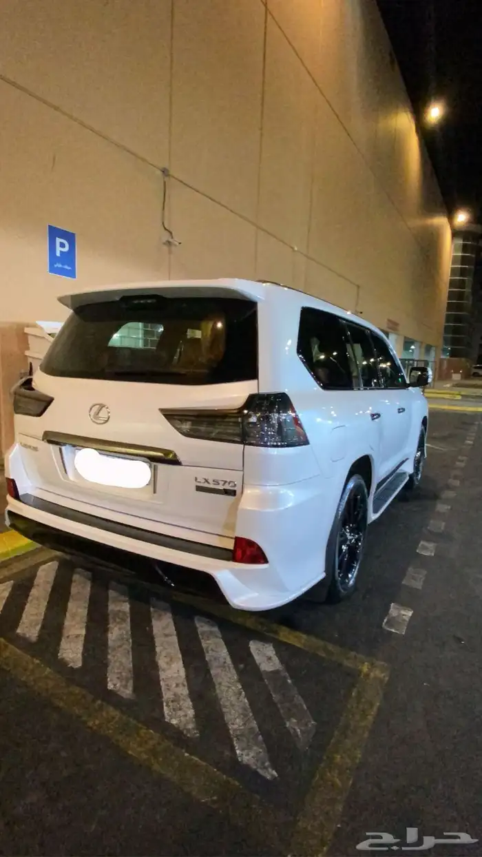 جيب لكزس بلاك ادشن 2019 14