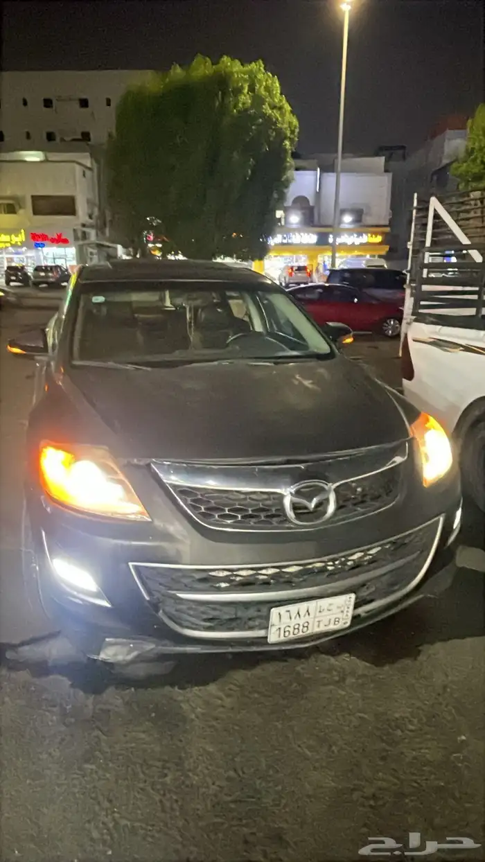 سياره للبيع مازدا جيب 2010 بحاله جيده 3