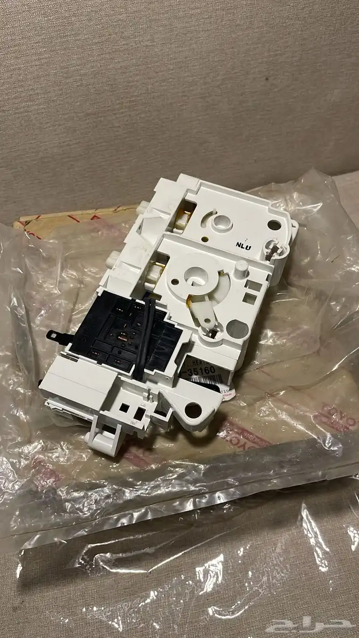 مفتاح تكيف هايلوكس من مديل 98 الي 2005 اصلي 2