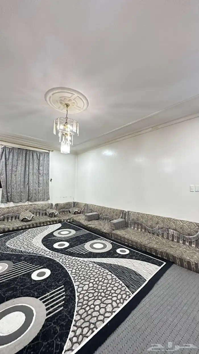 مجلس 5في4 و 8 مداكي فقد من دون المفرشه 6