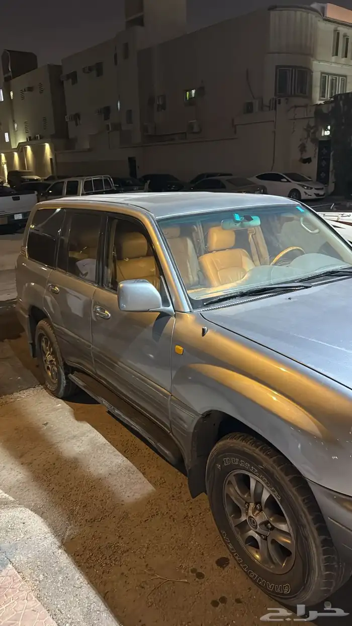 للبيع جيب لكزس 2004 1