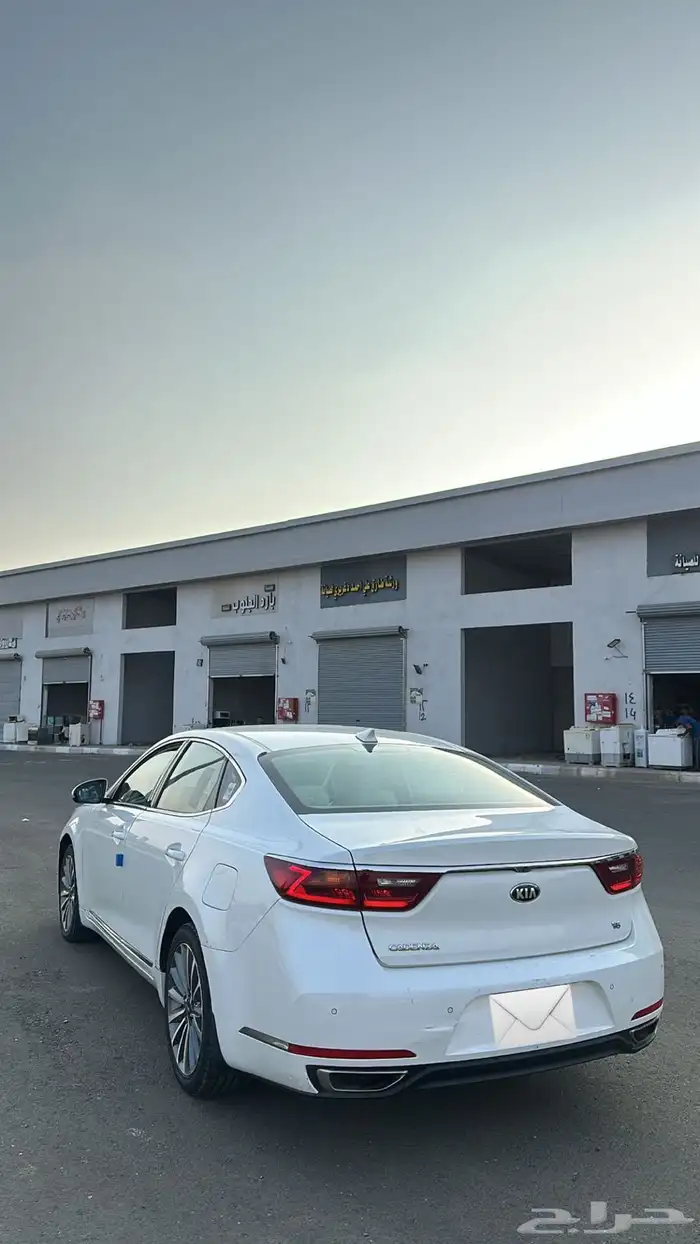 كيا كدنزا 8