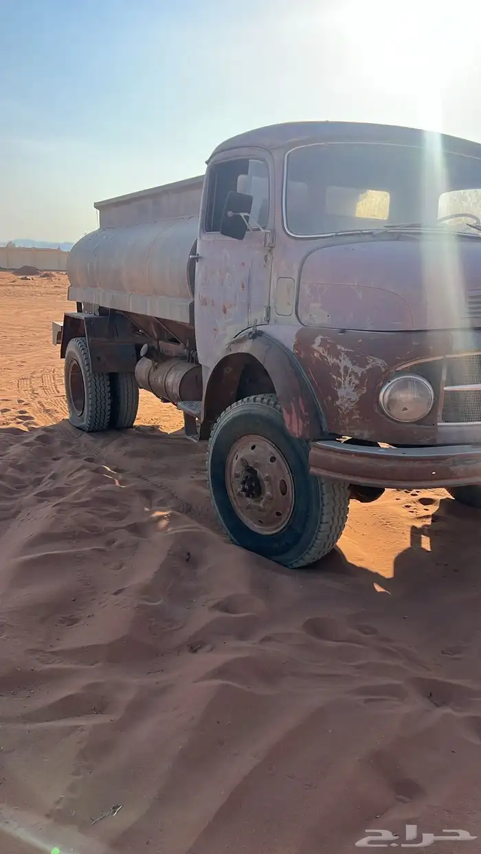 سيارة وايت 8