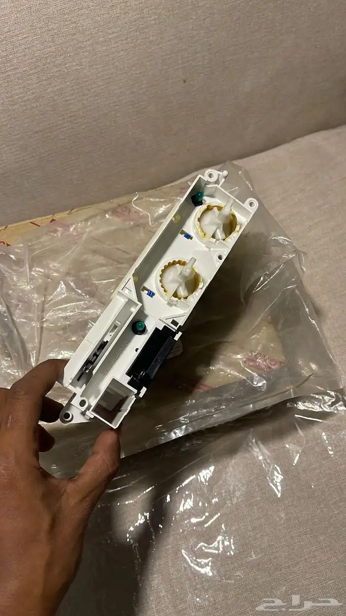 مفتاح تكيف هايلوكس من مديل 98 الي 2005 اصلي 1