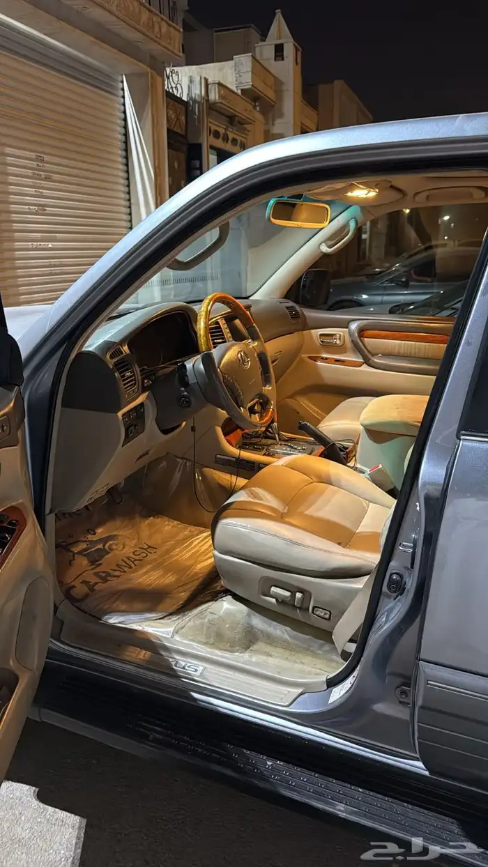 للبيع جيب لكزس 2004 5