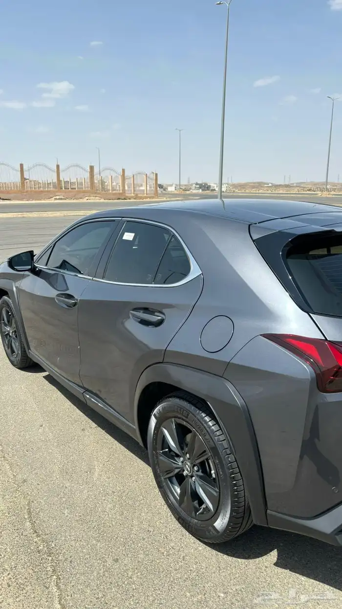 لكزس 2023 نص فل للبيع 4