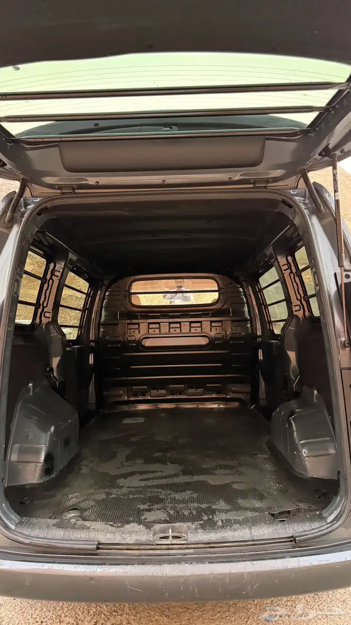 هيونداي ستاريا 2022 ( ديزل ) فإن بضاعة 14