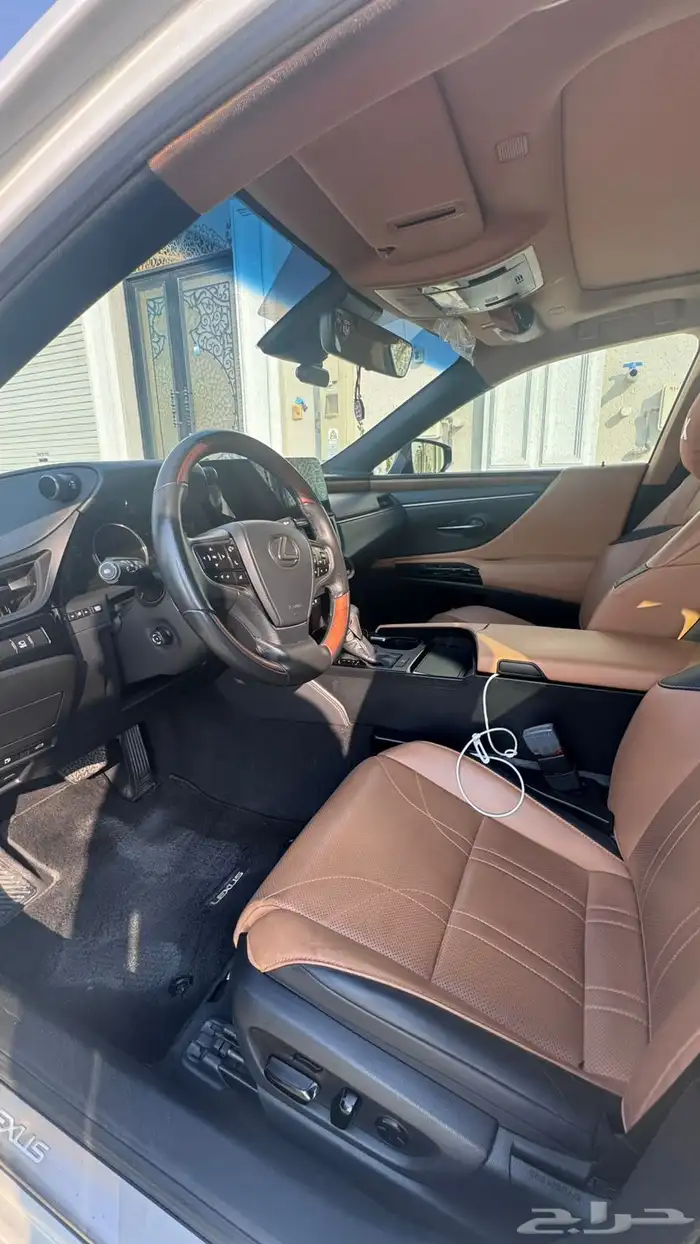 لكزس 2023 es350 11