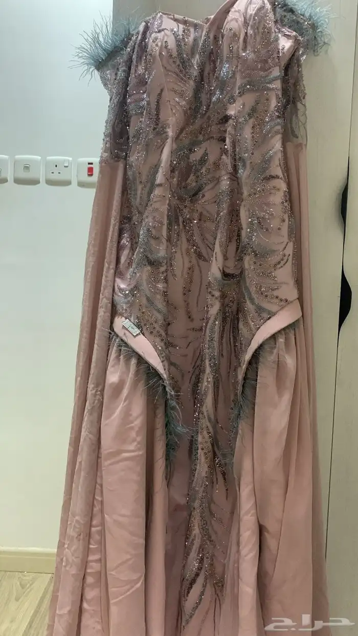 فساتين مستعملة 0