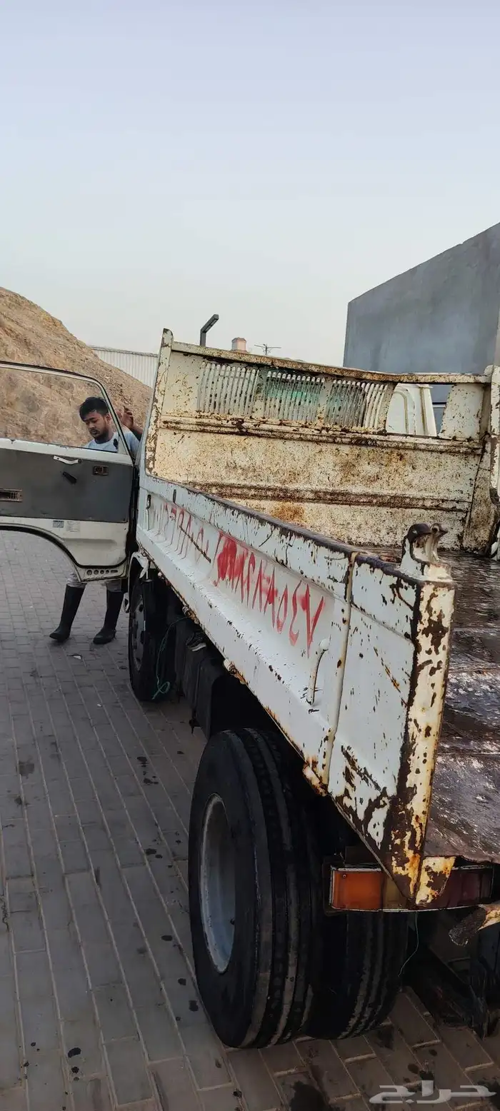 قلاب ديهاتسو موديل 1983 بنزين مكينه وجير وشاصي علا الشرط 8