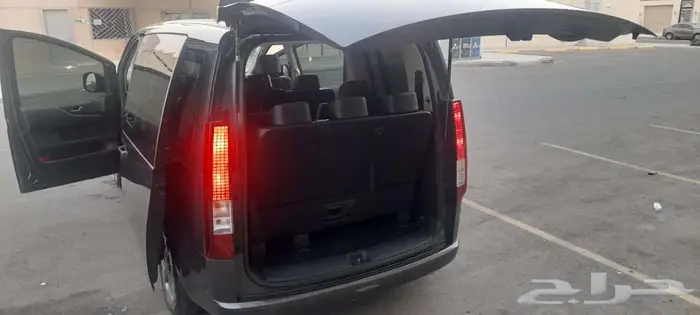 هيونداي ستاريا 2023 12