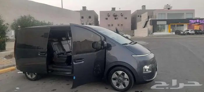 هيونداي ستاريا 2023 15