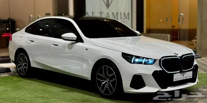 BMW 520 I M KIT 2024 (كاش - تمويل) 1