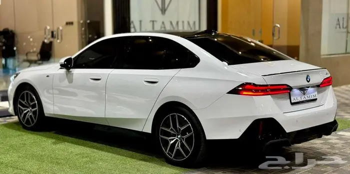BMW 520 I M KIT 2024 (كاش - تمويل) 3