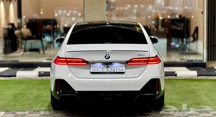 BMW 520 I M KIT 2024 (كاش - تمويل) 34