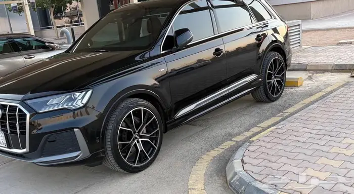 للبيع أودي Q7 موديل 2022 0