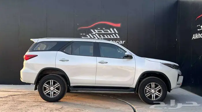 تويوتا فورتشنر VX1 بنزين 2025 لدى شركة عبدالمجيد الخضر 3
