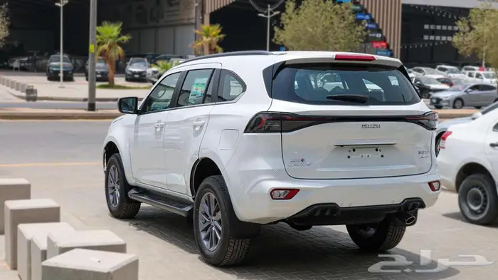 ايسوزو ام يو اكس 2025 كاش واقساط باقل سعر 4