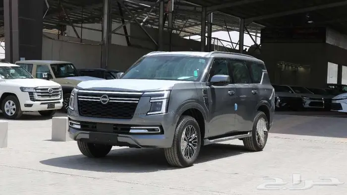 نيسان باترول بلاتينيوم 2025 لون رمادي وفضي كاش وبنوك 2