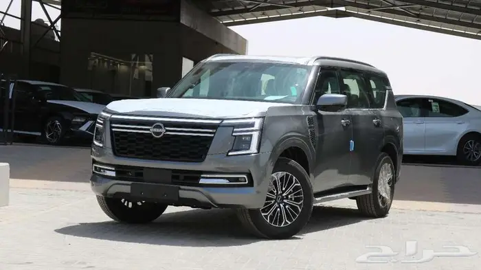 نيسان باترول بلاتينيوم 2025 لون رمادي وفضي كاش وبنوك 13