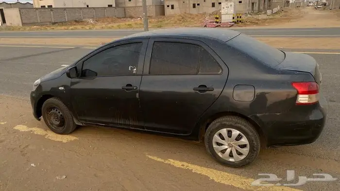 للبيع يارس 2012 قير عادي 3