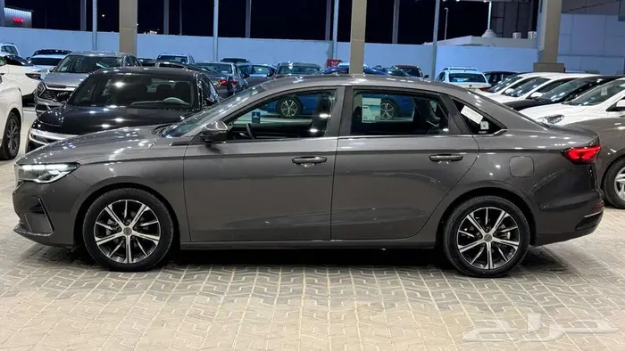 جيلي امجراند فل كامل لون رمادي 2023 3