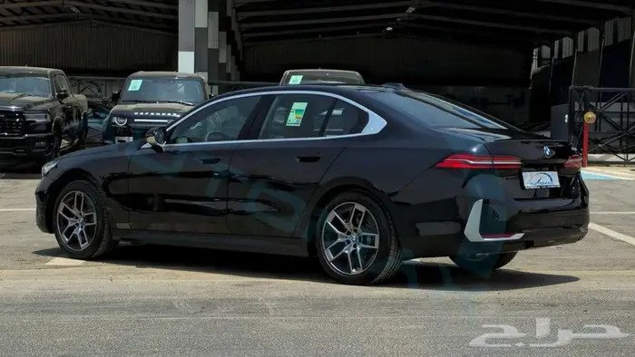 2025 BMW 5-SERIES 520i 2.0T RWD GCC 0Km ضمان الوكيل 5