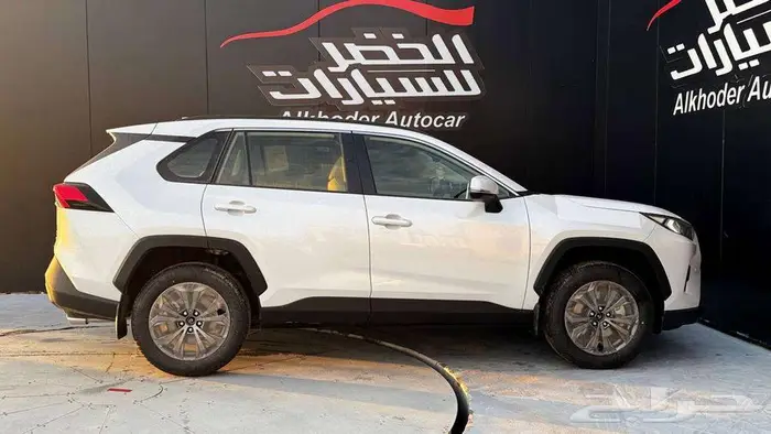 تويوتا رافور نص فل بنزين 3