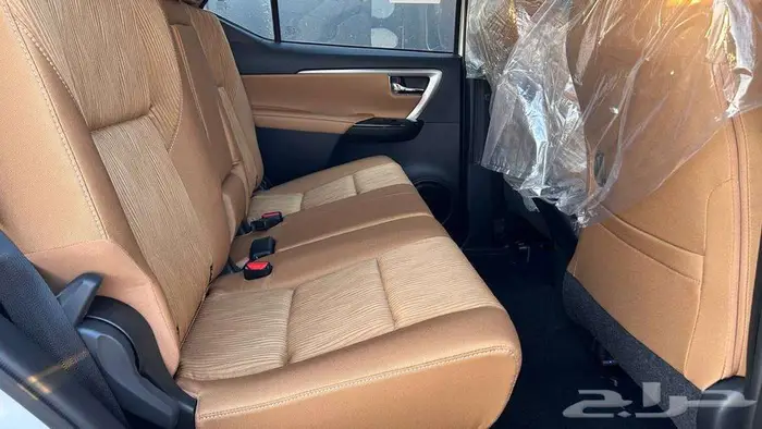 تويوتا فورتشنر VX1 بنزين 2025 لدى شركة عبدالمجيد الخضر 17