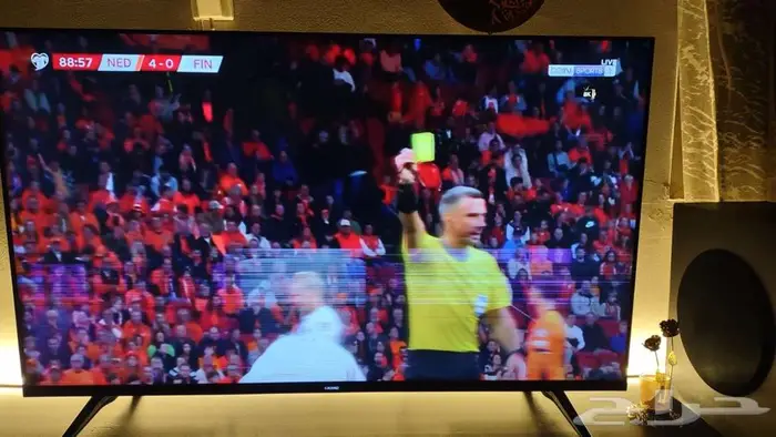 شاشة 50 بوصة سمارت - بها خطوط 4