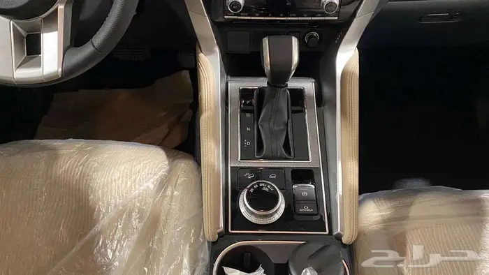 عرض خااص ميتسوبيشي مونتيرو ستاندر مطور ML موديل 2025 بنزين 7