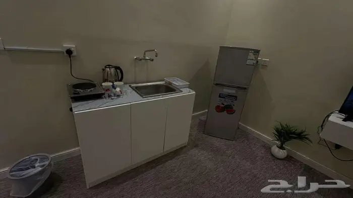 استديو غرفه وصاله للايجار الشهري 1