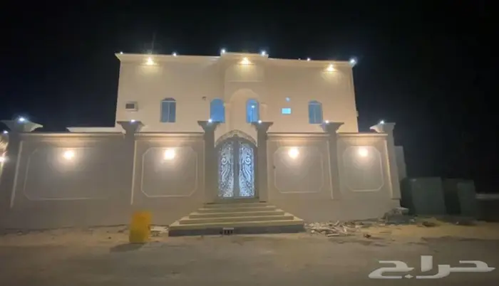 دور وشقتين علي شارعين موقع ممتاز محافظة بقيق 0