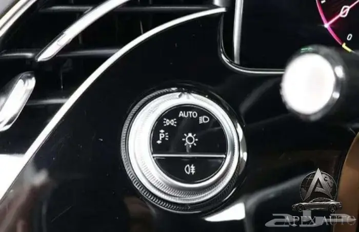 مرسيدس E300 كلاسيك 2024 15