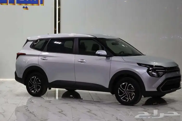 كيا كارينز استاندر 2025 رمادي فضي 2