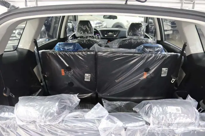 كيا كارينز استاندر 2025 رمادي فضي 7