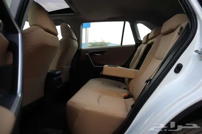 تويوتا راف فور فتحة XLE بنزين 2025 سعودي اقل سعر 7