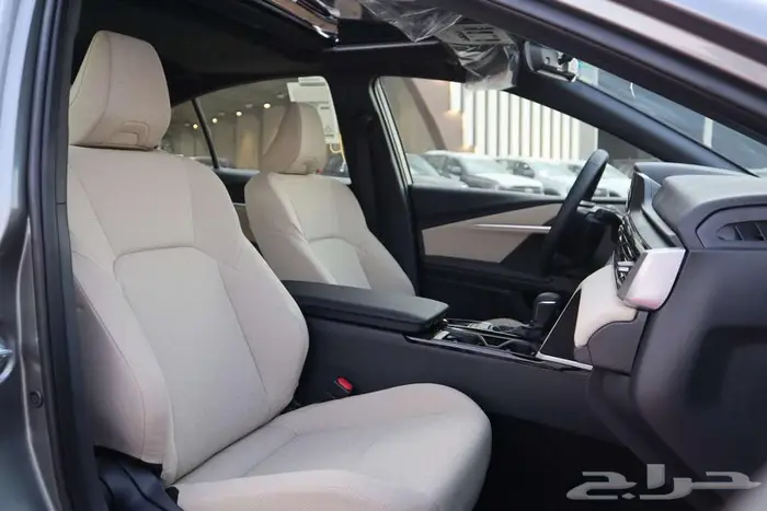 تويوتا كامري LE بنزين 2025 سعودي اقل سعر 12