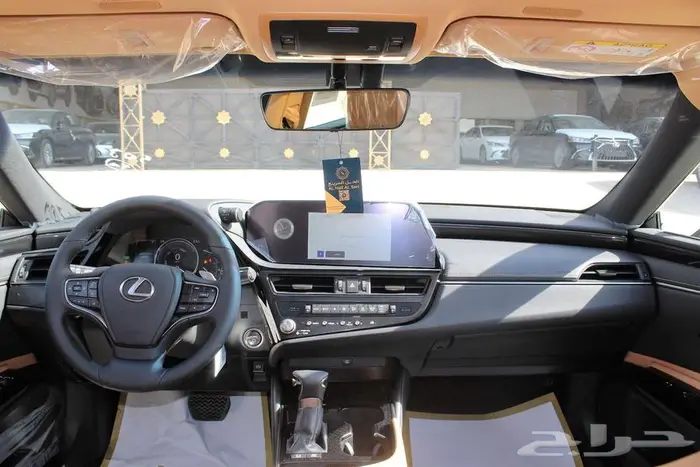 لكزس - ES300 Ah هايبرد - 2025 - خليجي 8