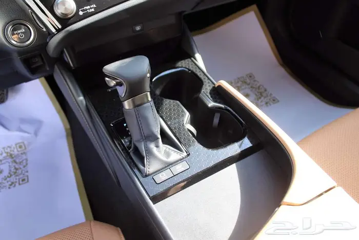 لكزس - ES300 Ah هايبرد - 2025 - خليجي 5