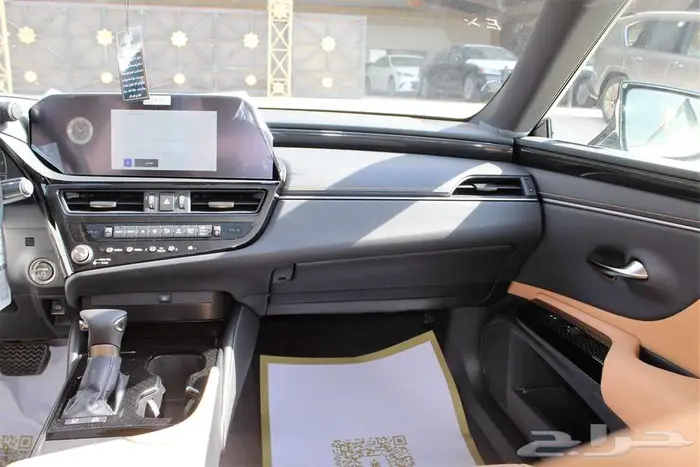 لكزس - ES300 Ah هايبرد - 2025 - خليجي 19