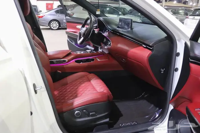 هيونداي جنسس GV70 فل كامل رويال 2024 14