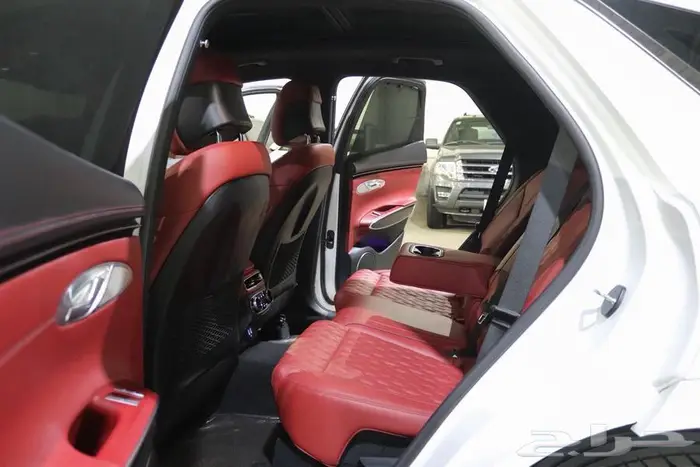 هيونداي جنسس GV70 فل كامل رويال 2024 17