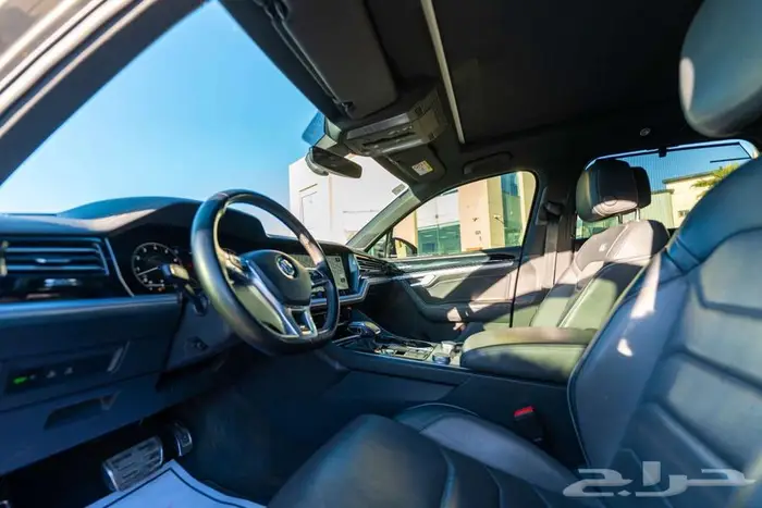 فولكس واجن R-LINE 2019 رمادي 8