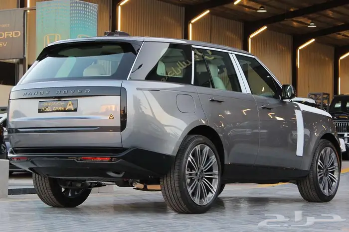 رانج روفر HSE فل 6 سلندر 2025 عرض خاص وحصري مع صيانة مجانية 3