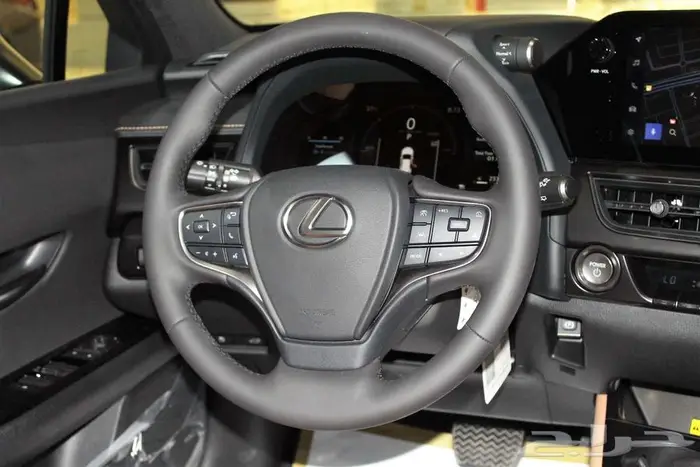 لكزس - UX300 Ch هايبرد - 2025 - فل كامل - خليجي 6