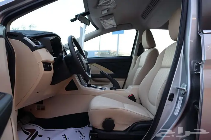 ميتسوبيشي اكسباندر 2025 12