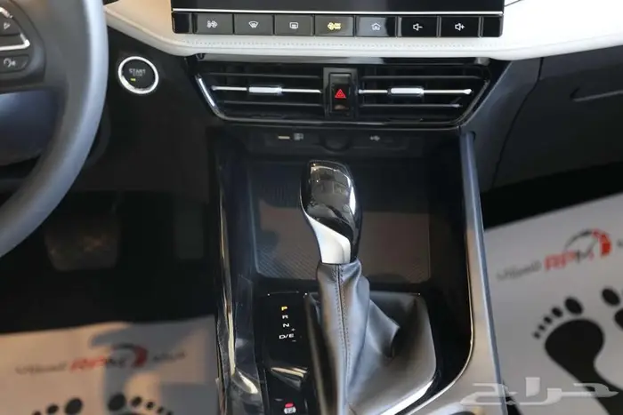 MG5 استندر الشكل الجديد 2025 13