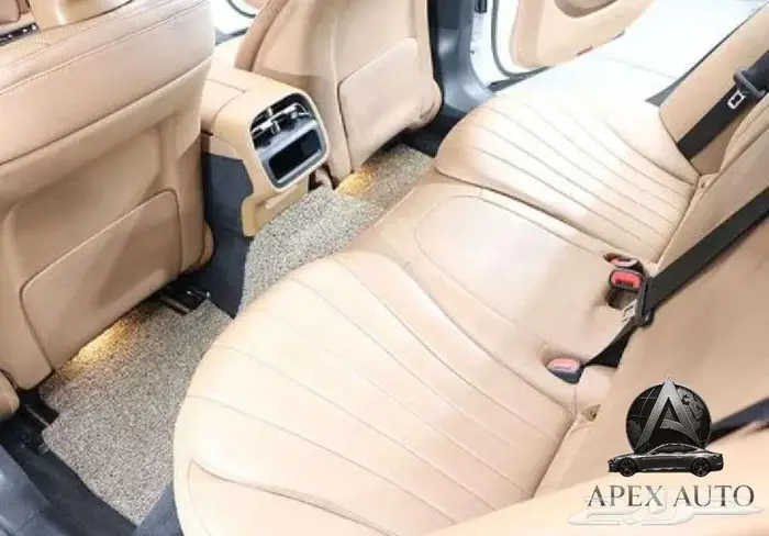 مرسيدس E300 كلاسيك 2024 12